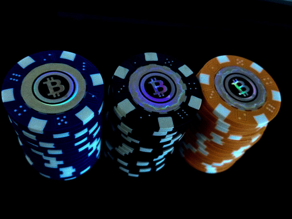 bitcoin poker review)